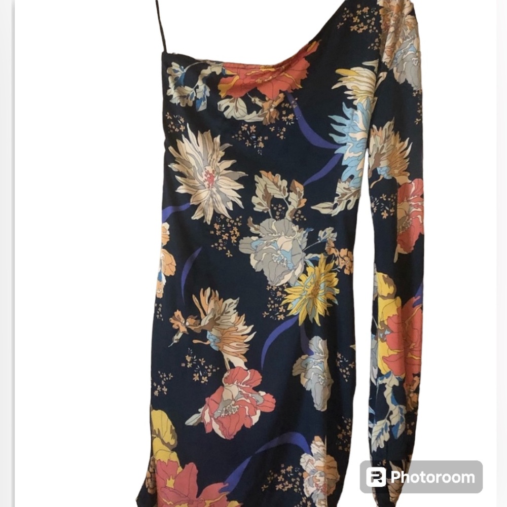 NWT Dress Day Sz. S, one shoulder floral dress. Stunning for any summer event!
